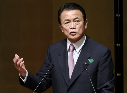 Taro Aso faisant un discours